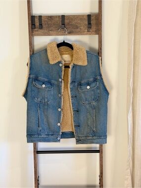 CQY Denim Sherpa-Lined Vest - Blue with Cream Sherpa